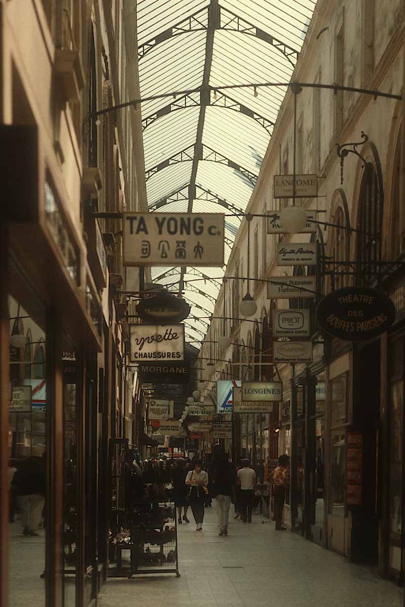 François Mazois and Antoine Tavernier: Passage Choiseul, Paris (1827) photo © Thomas Deckker 1984