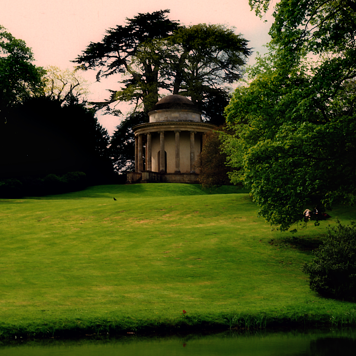 Temple of Ancient Virtue, Stowe, seen across the lake © Thomas Deckker 2015