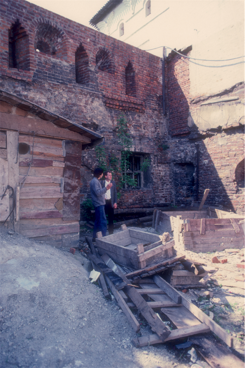 AA Diploma 11 1988-89: Workshop in the former Rozhdestvensky Convent, Moscow Institute of Architecture