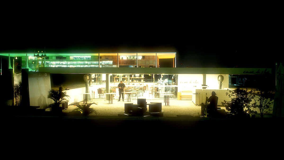 Casa de Chá, with the Palácio do Planalto in the background, Praça dos Tres Poderes, Brasília photo © Thomas Deckker 2026