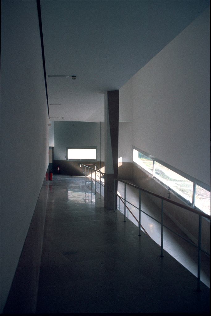 Alvaro Siza: School of Architecture, Oporto photograph © Thomas Deckker 1994
