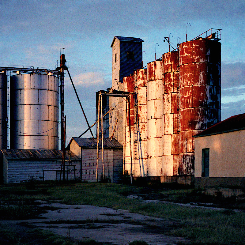 Elevator, Lamesa, Texas photo © Thomas Deckker 1995