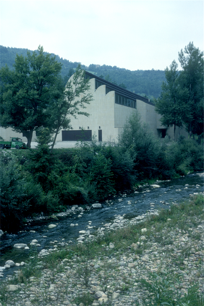 Alvar Aalto: Riola Parish Church, Bologna photograph © Thomas Deckker 1981